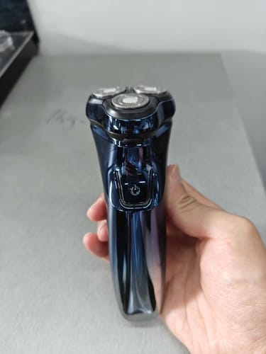Customer photo review of Oryzom ProCut – Precision Men’s Shaver with 4D Blades, Waterproof Wet/Dry Use, Pop-Up Trimmer, LED Display & 60-Min Battery