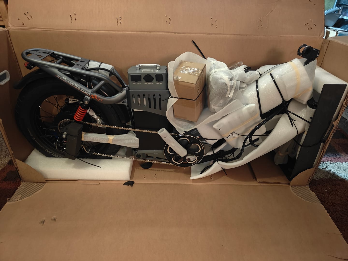 Customer photo review of 2026 WALLKE H7 Ultra Step-Thru | 4000W Off-Grid Power Station E-Bike with Torque Sensor, 37mph Speed