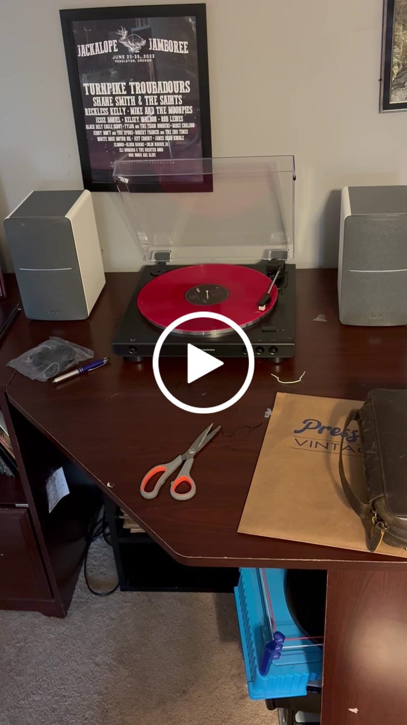 Customer video review of R1280DB Bluetooth Bookshelf Speakers