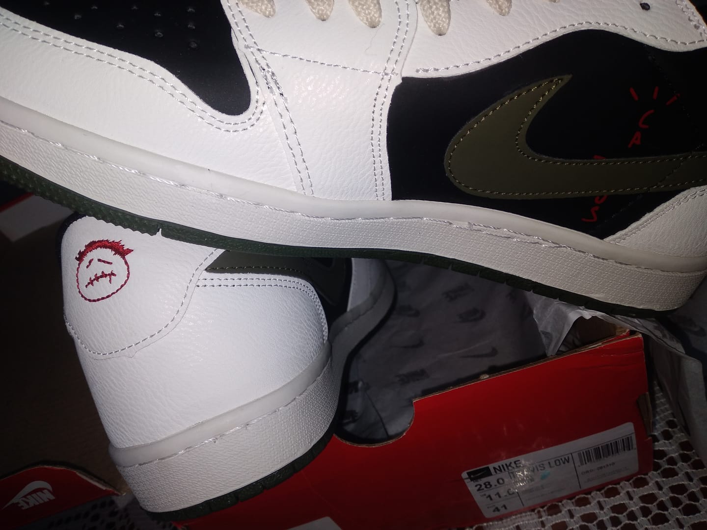 Customer photo review of Tenis Travis Low Olive