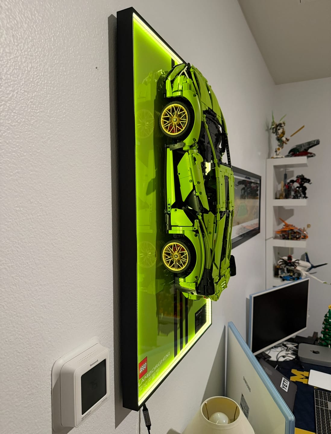 Customer photo review of LED Wall Display Frame for LEGO® Technic F1 42115 Lamborghini Sián FKP 37