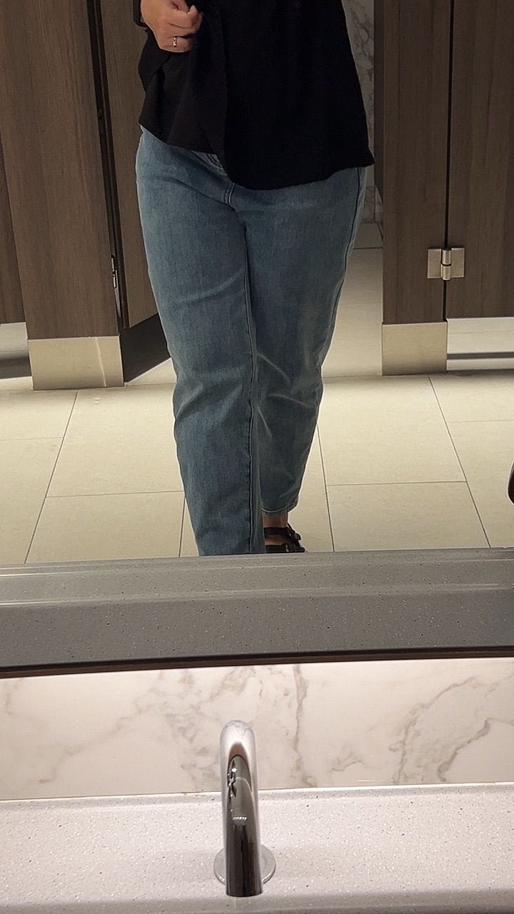 Customer photo review of High Waisted Ankle-Length Mom Denim Jeans