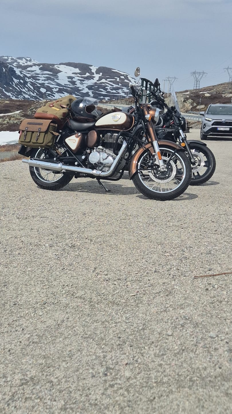Customer photo review of expedition saddlebag for classic 350 (j-series)