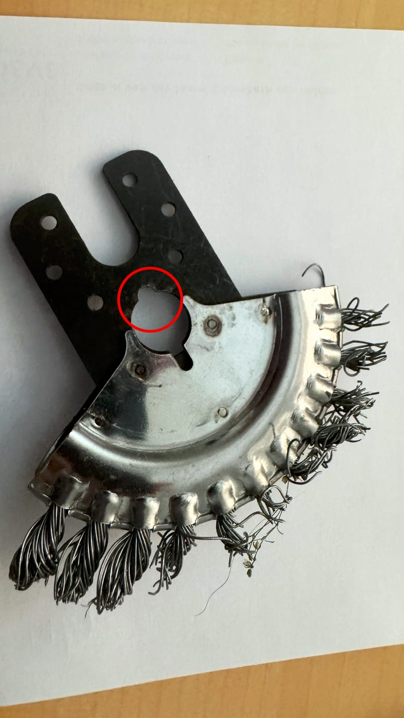 Customer photo review of 18V Fixxbrush Cordless Weed Brush