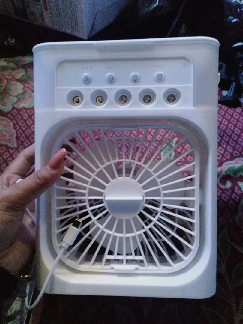 Customer photo review of 3-in-1 USB Air Cooler Fan – Humidifier & 7-Color LED Night Light