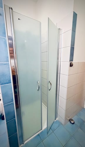 Customer photo review of Duschtür Nische mit Pendeltür, Duschkabine Nischentür Dusche - Satiniertes Glas