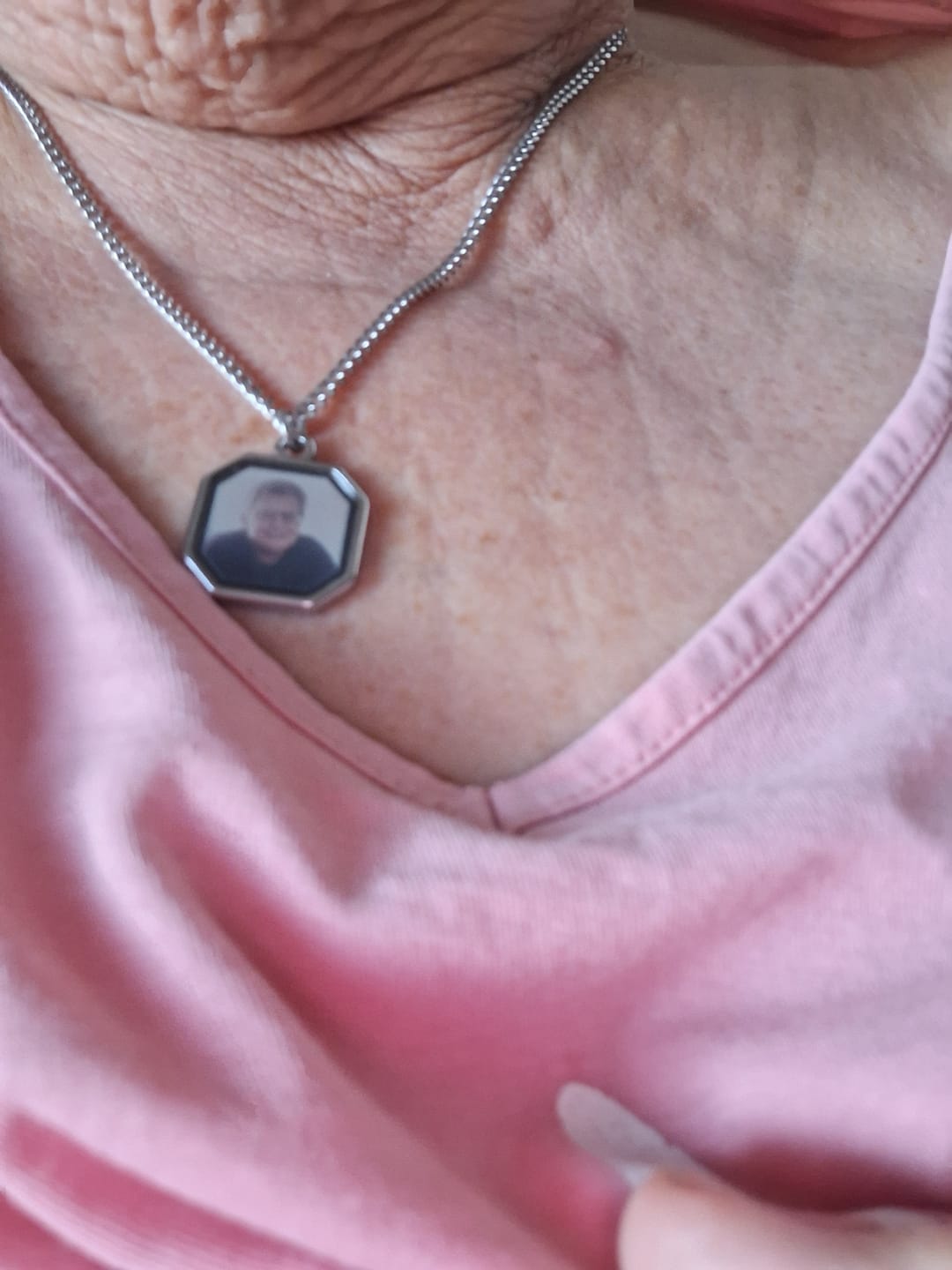 Customer photo review of Gepersonaliseerde geheime ketting met foto