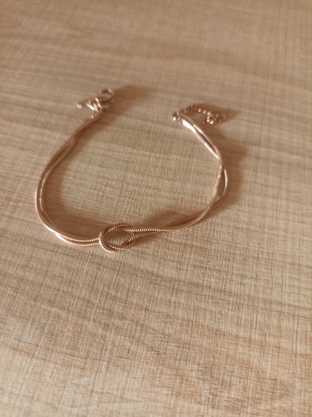 Customer photo review of Bracciale nodo infinito morbido in acciaio
