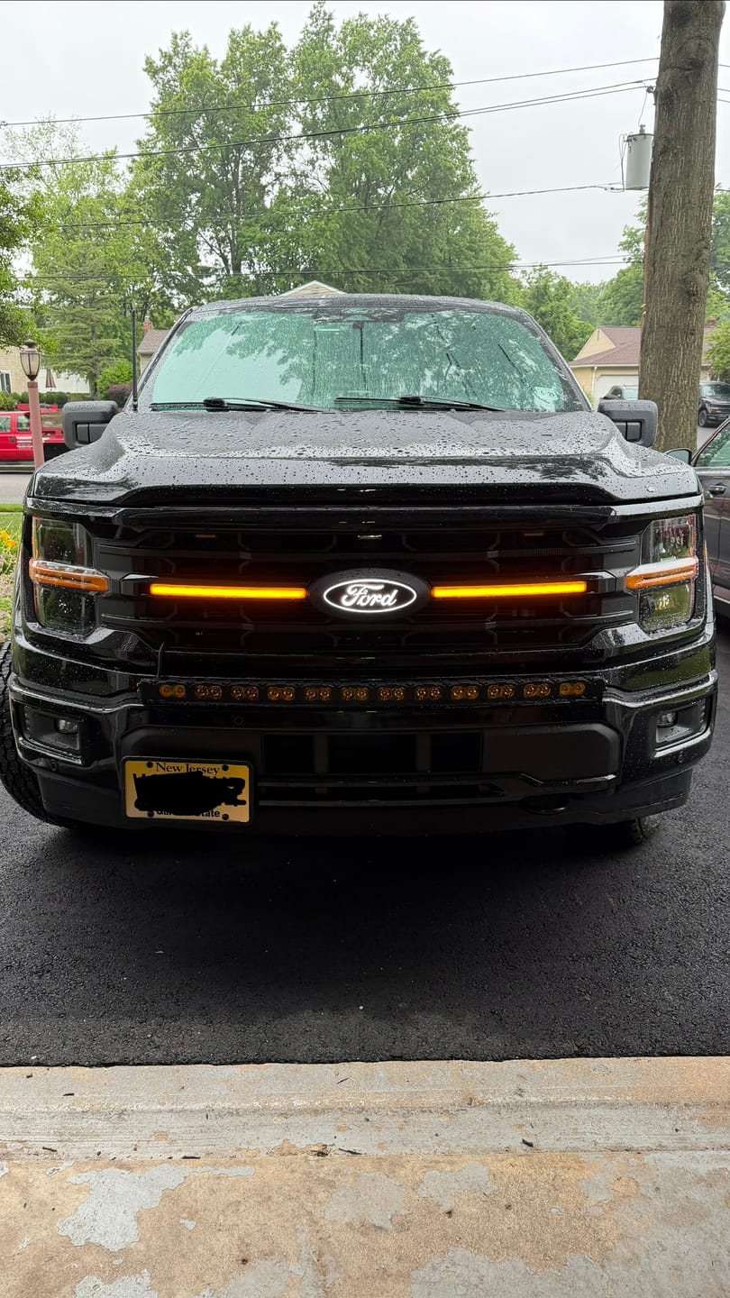 Customer photo review of Smoked LED Grille Amber Lights W/ Sequential Turn Signal For 2024+ Ford F150 XLT