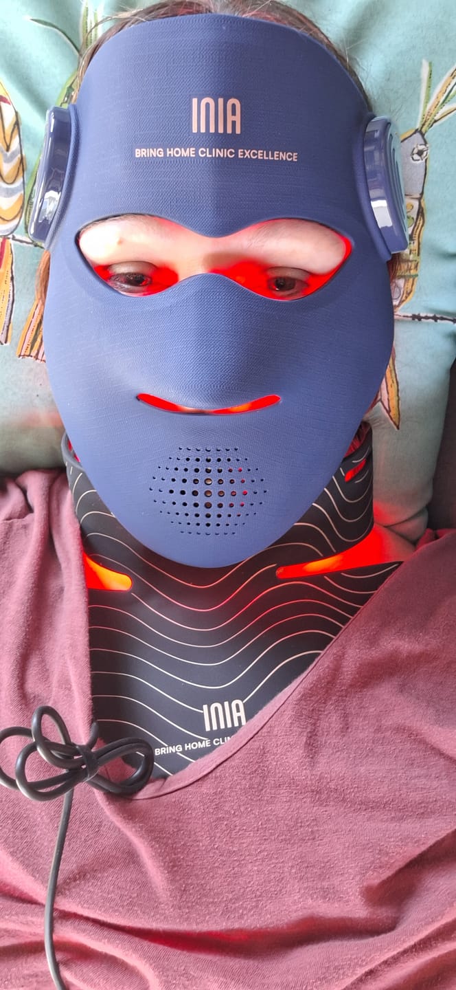Customer photo review of INIA GLOW 4D Face & Neck Pro Kit