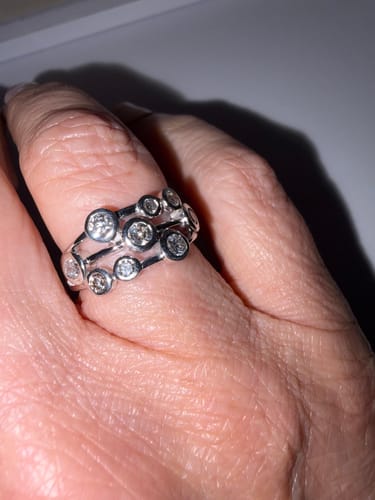 Customer photo review of Versa Lab Grown Diamond 1Ct Candy Premium Ring