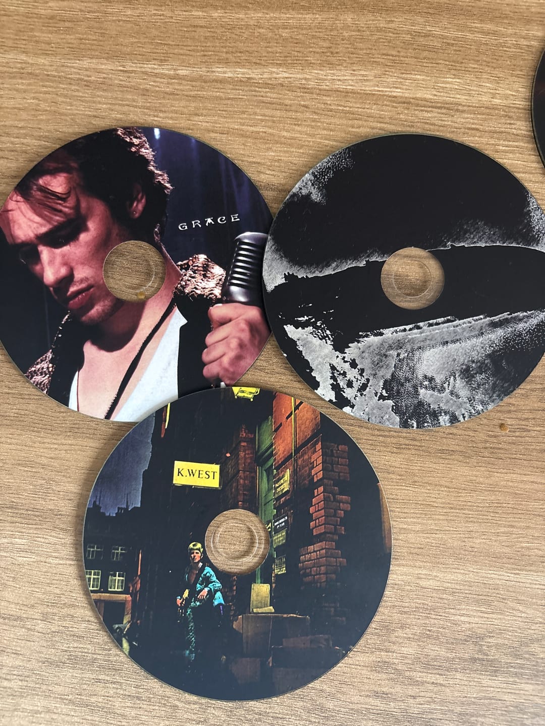 Customer photo review of MUSIC CD DECOR SET - ROCK