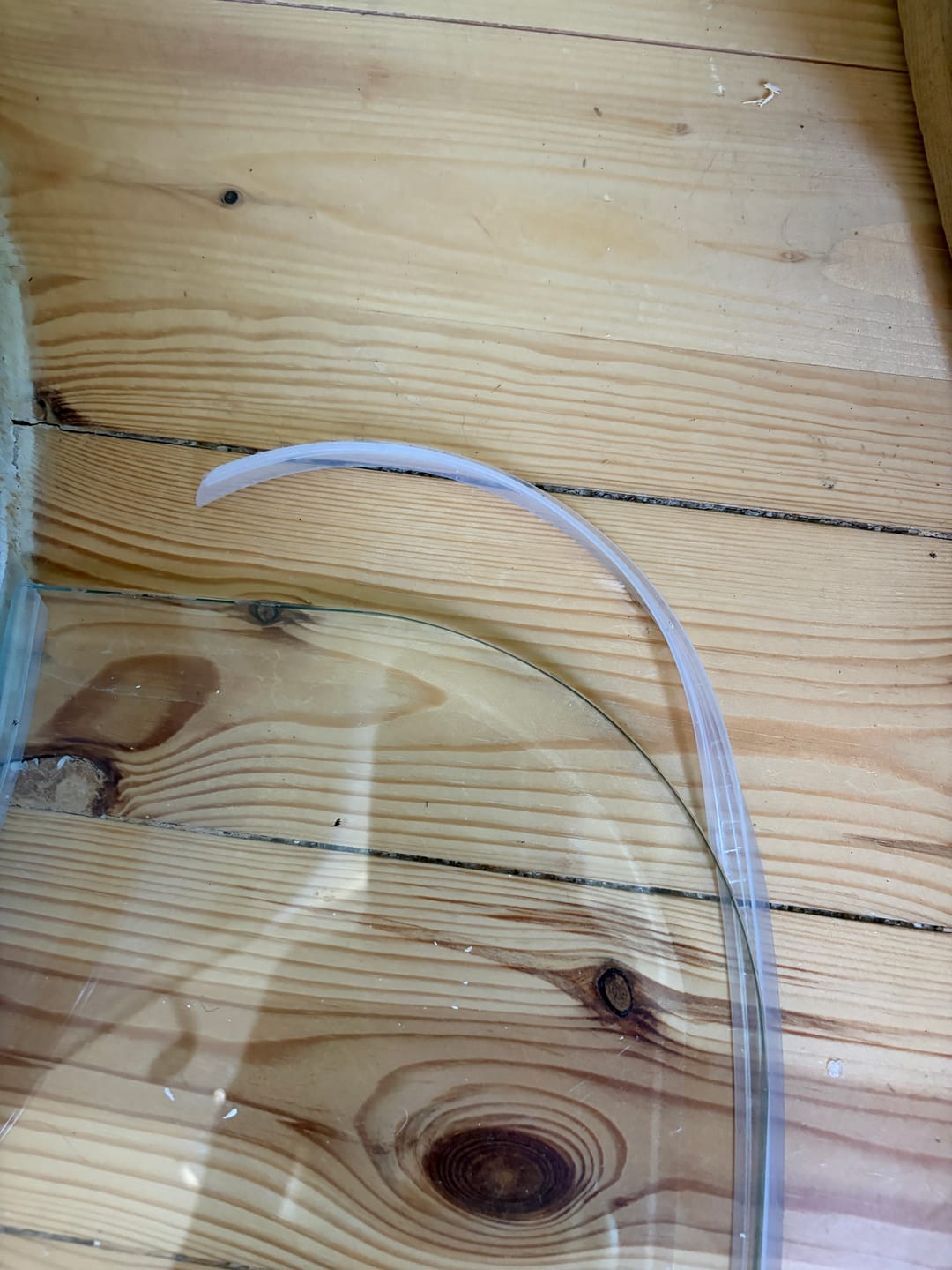 Customer photo review of Silikon-Dichtlippe Schmutzlippe für Glasplatte, Kaminplatte, Ofenplatte, Bodenplatte - 4-fach MAX