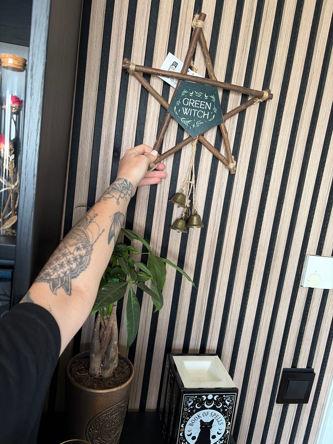 Customer photo review of Pentagramm Wanddeko mit Glocken – Green Witch Hängedekoration