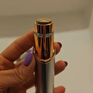 Customer photo review of NATRAVOR 2-in-1 Eyebrow and Facial Hair Trimmer