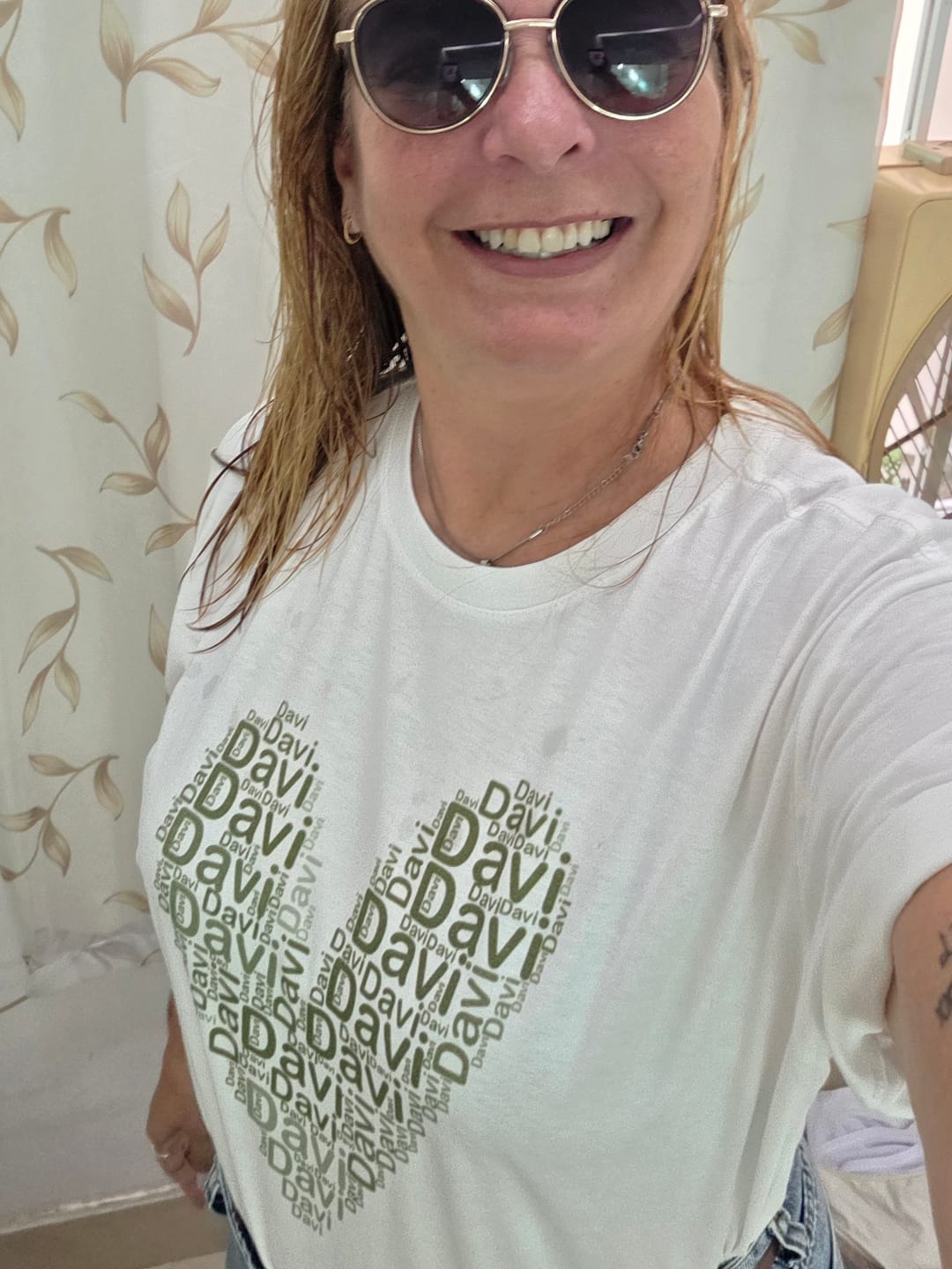 Customer photo review of Camiseta Personalizada CORAÇÃO DE PALAVRAS - Algodão 100%