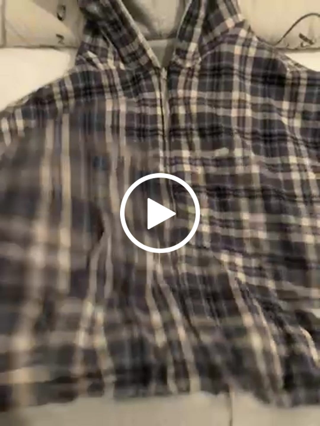 Customer video review of Reversible Flannel Zip-Hoodie Grey Blue