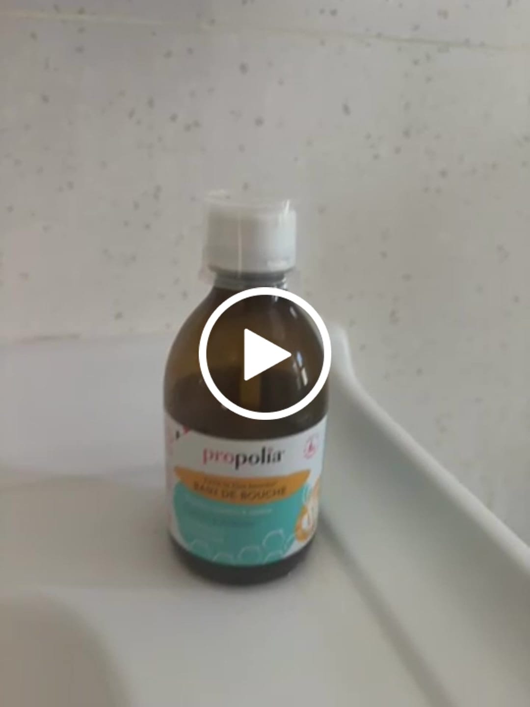 Customer video review of معجون الأسنان بالعكبر