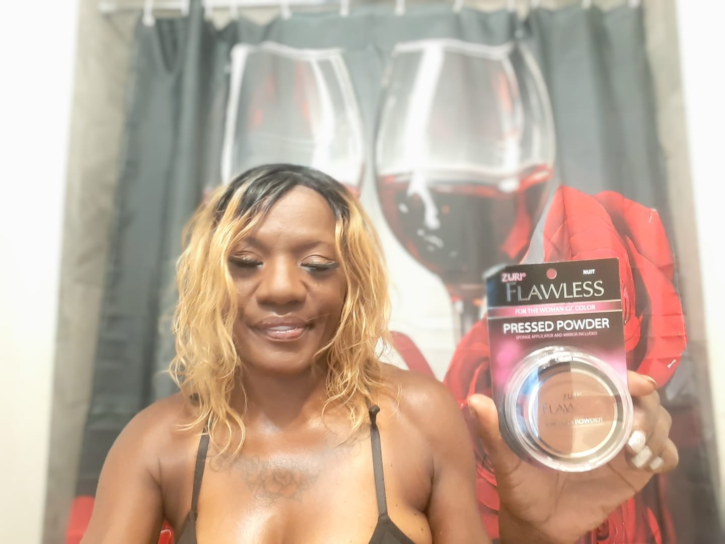 Customer photo review of Zuri Flawless Pressed Powder