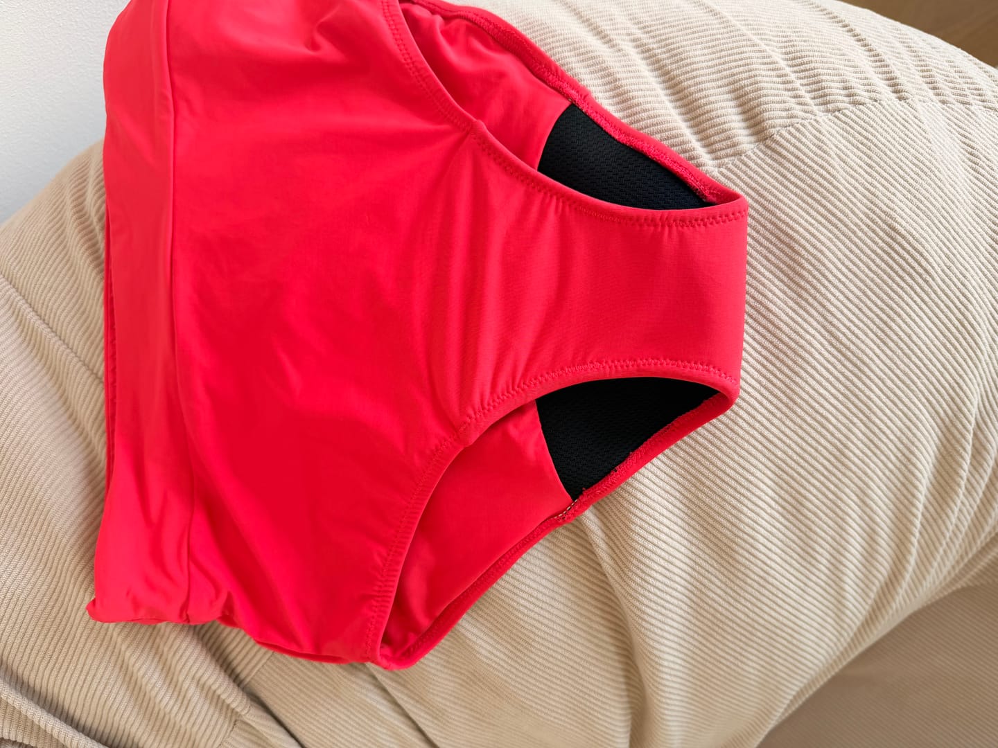 Customer photo review of Maillot de bain menstruel taille haute Eléonore - Édition limitée