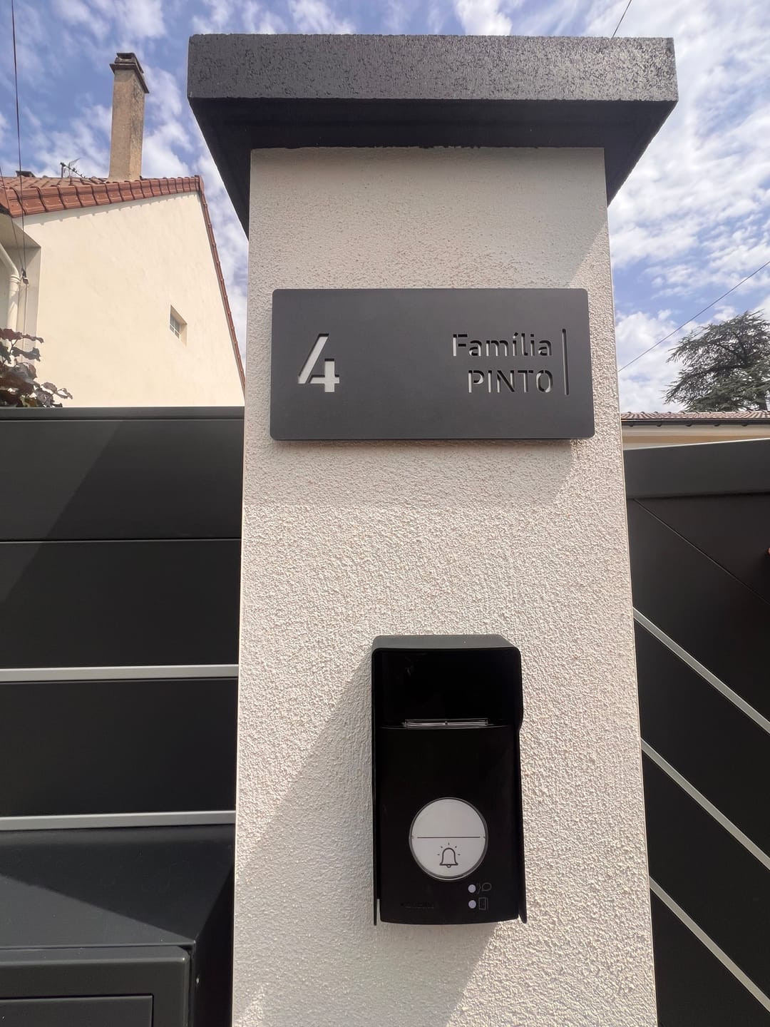 Customer photo review of Numero civico e testo modello Stencil Horizontal