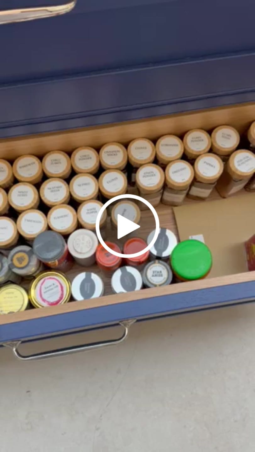 Customer video review of Set of 12 120ML Glass Spice Jar with Bamboo Lid