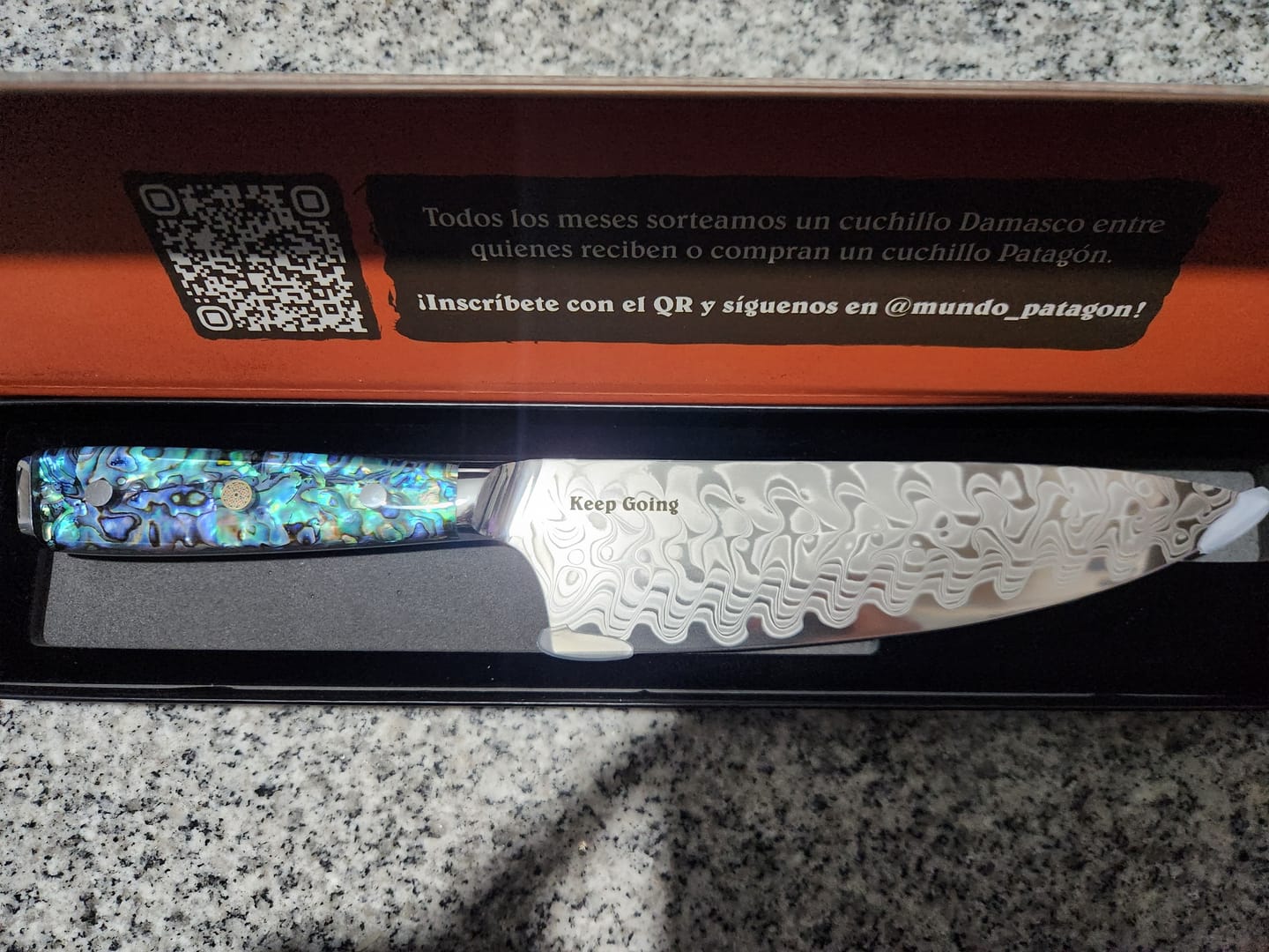 Customer photo review of Cuchillo Chef Acero Damasco 45 capas hoja 21 cm - NÁCAR DE MAR