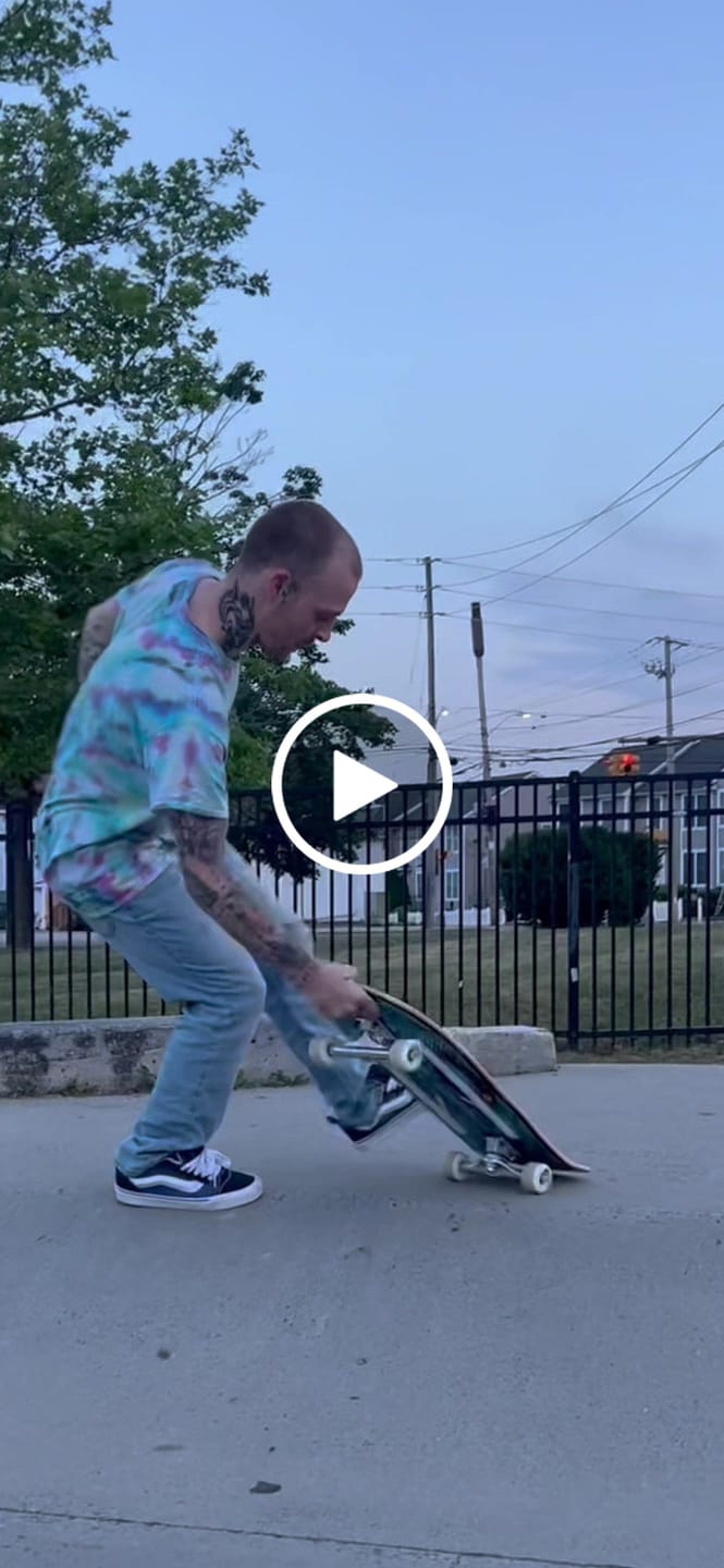 Customer video review of POWELL PERALTA MIKE VALLELY ELEPHANT BLUE FOIL SHAPED DECK 9.85