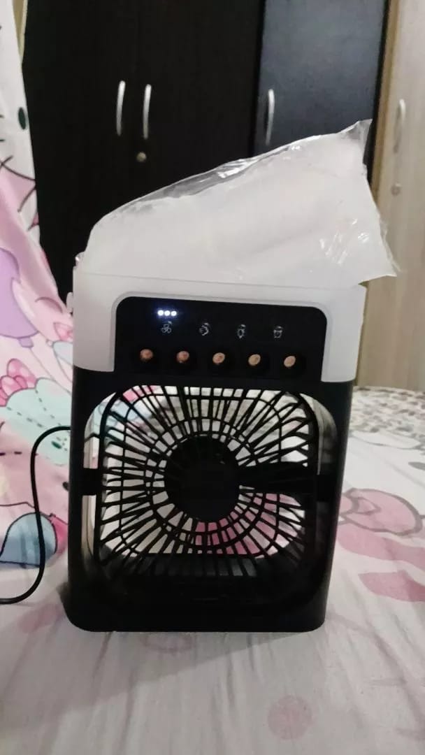 Customer photo review of 3-in-1 USB Luftkühler-Ventilator – Luftbefeuchter & 7-Farben LED-Nachtlicht