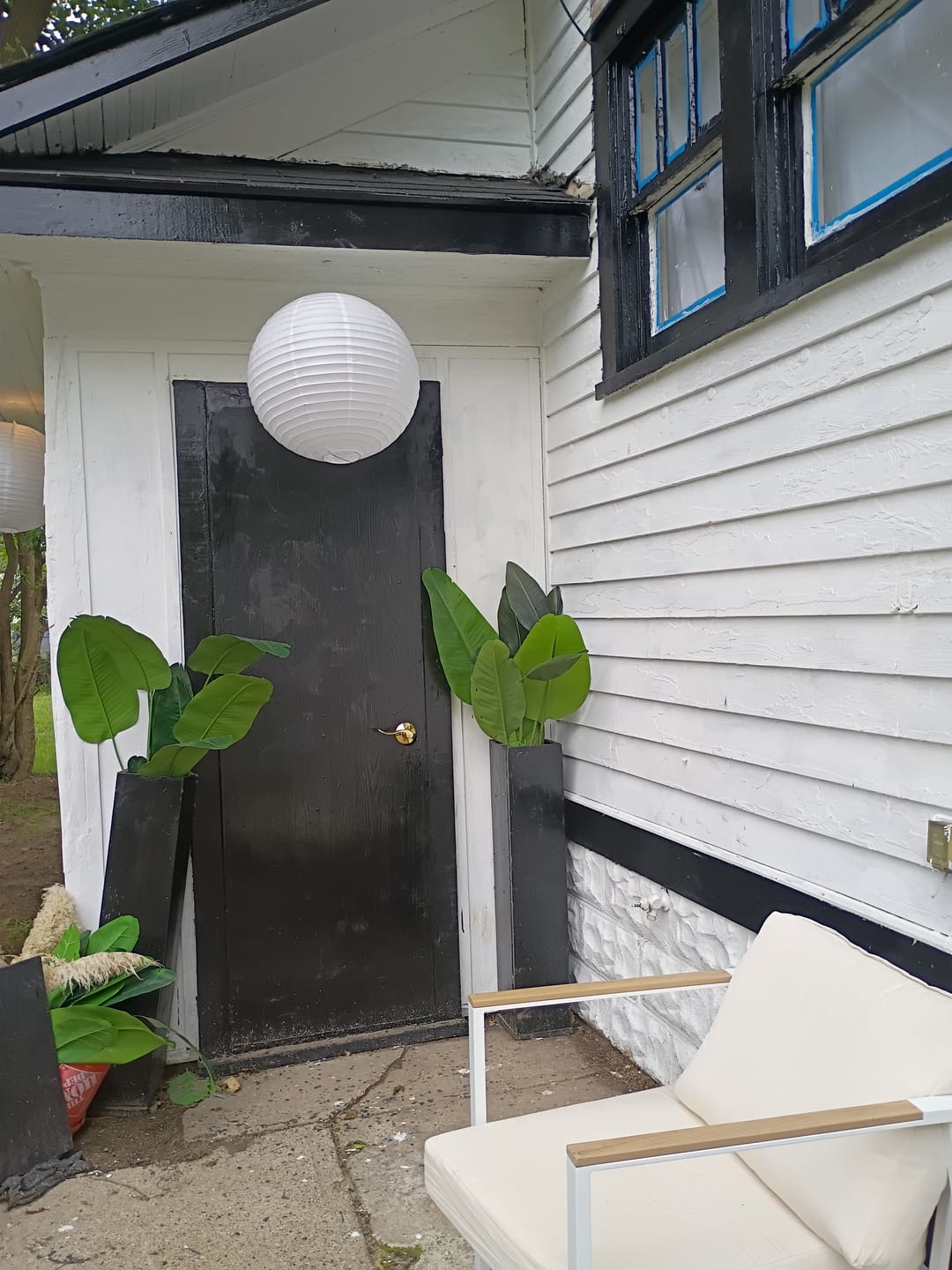 Customer photo review of 20" White Round Paper Lantern, Even Ribbing, Chinese Hanging Wedding & Party Decoration