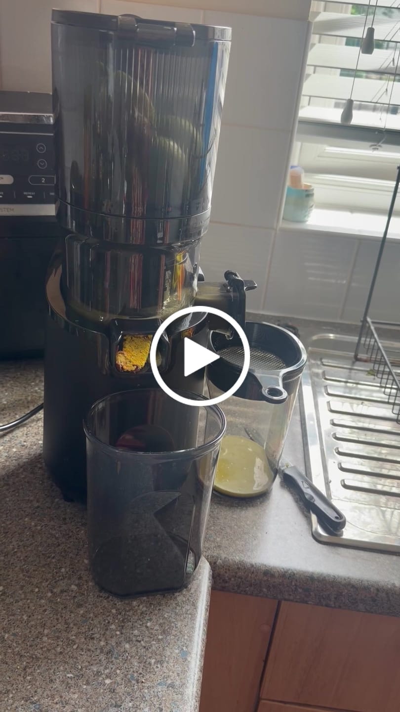 Customer video review of f2500 Self Feeding Whole Fruit Juicer