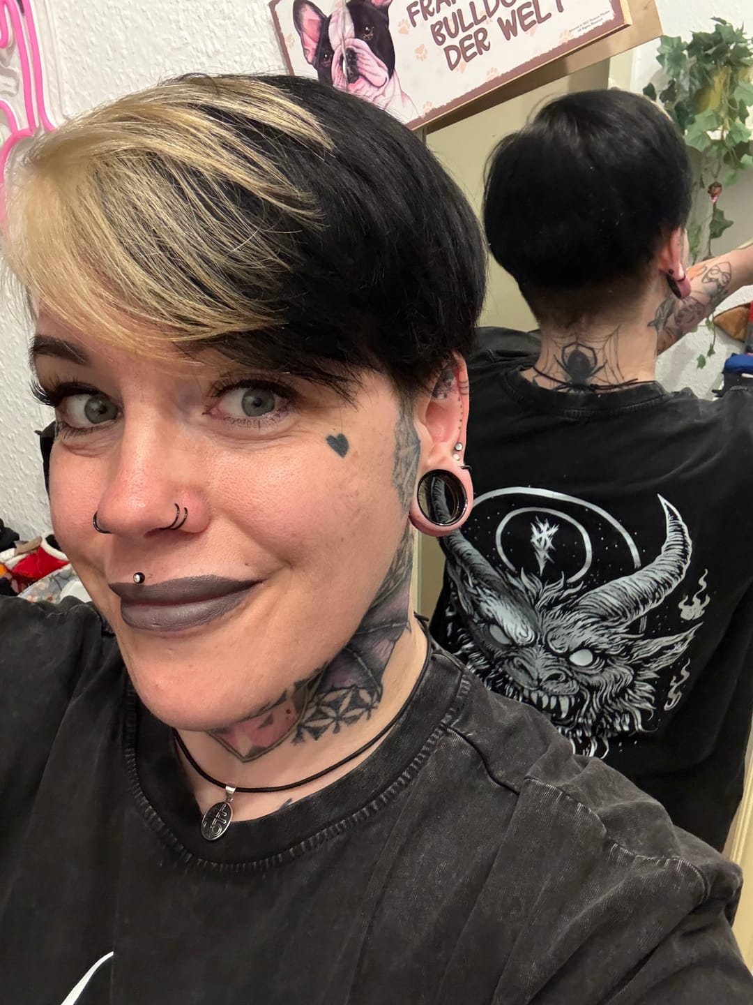 Customer photo review of KRAMPUS – Oversize Acid Washed Tee