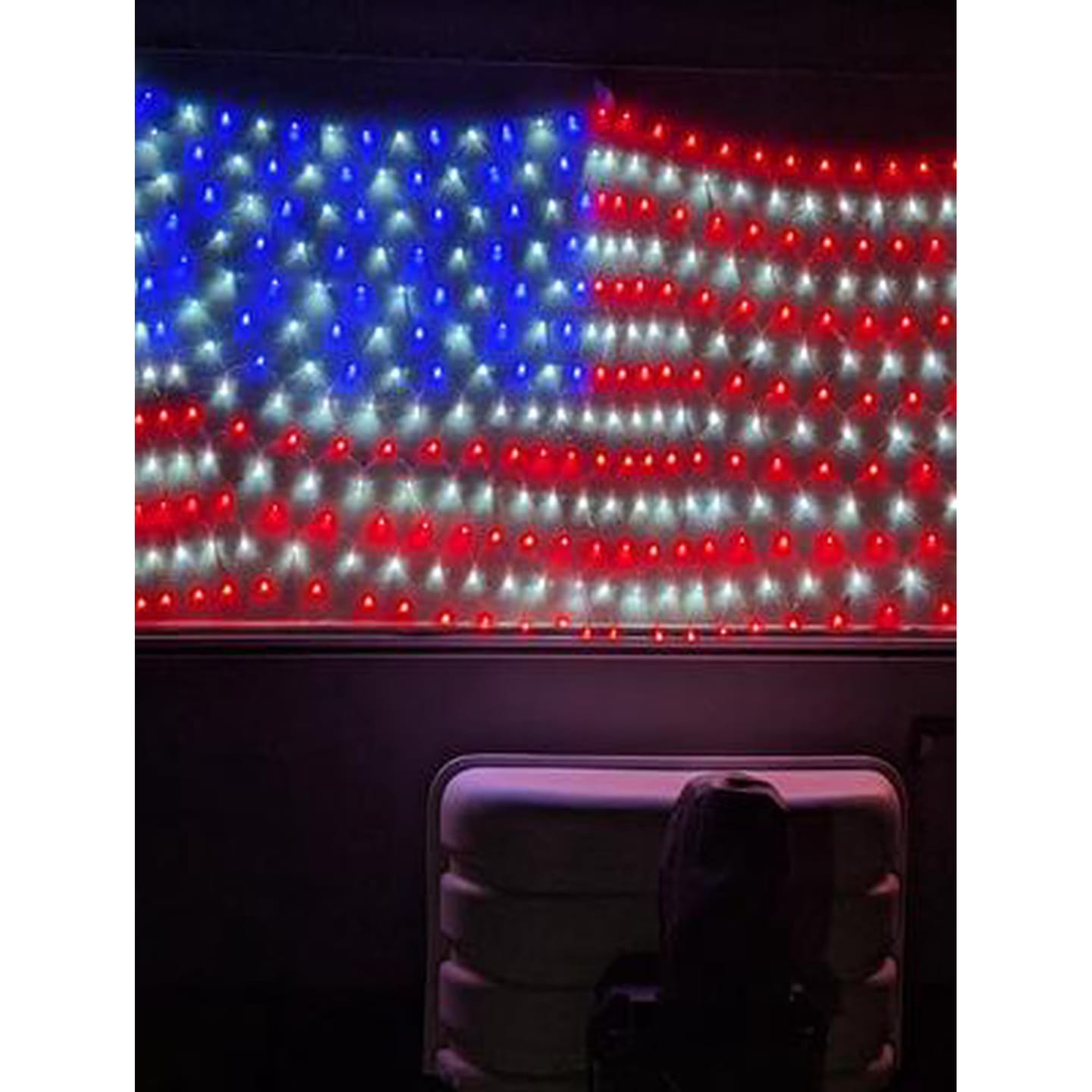Customer photo review of Custom Solar-Powered National Flag Net Lights - Commemorative and Fun Outdoor Decorations