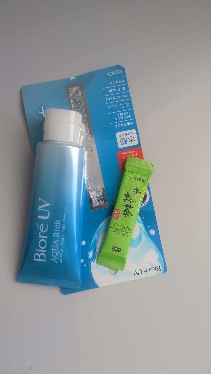 Customer photo review of Biore UV Aqua Rich Watery Essence SPF 50+ PA++++ 70g/100g
