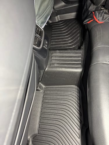 Customer photo review of 🛻Pisos Calce Perfecto Subaru Outback 2020 al 2026