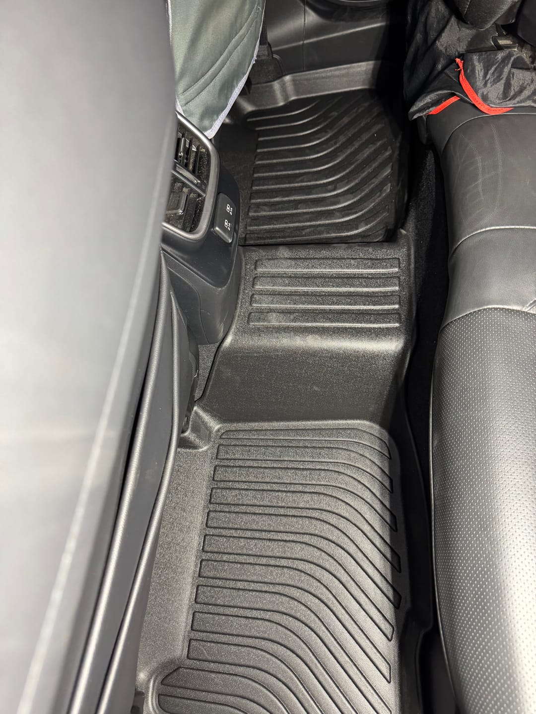 Customer photo review of 🛻Pisos Calce Perfecto Subaru Outback 2020 al 2026
