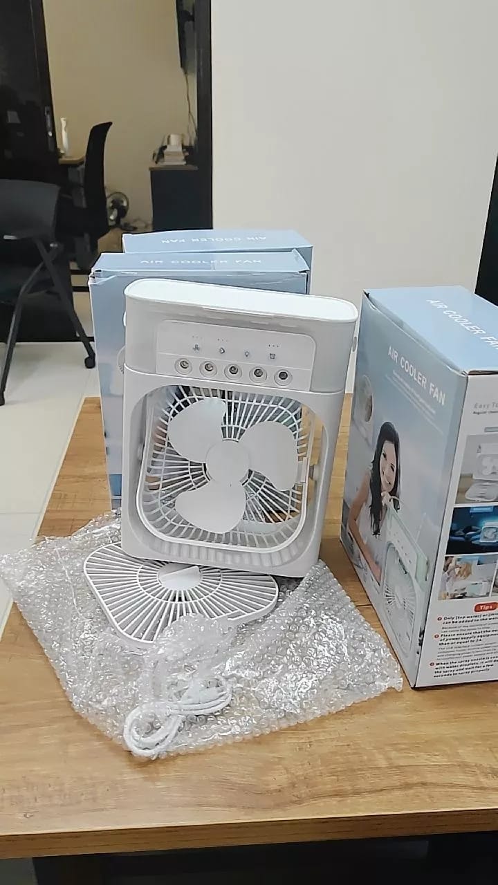 Customer photo review of 3-in-1 USB Luftkühler-Ventilator – Luftbefeuchter & 7-Farben LED-Nachtlicht