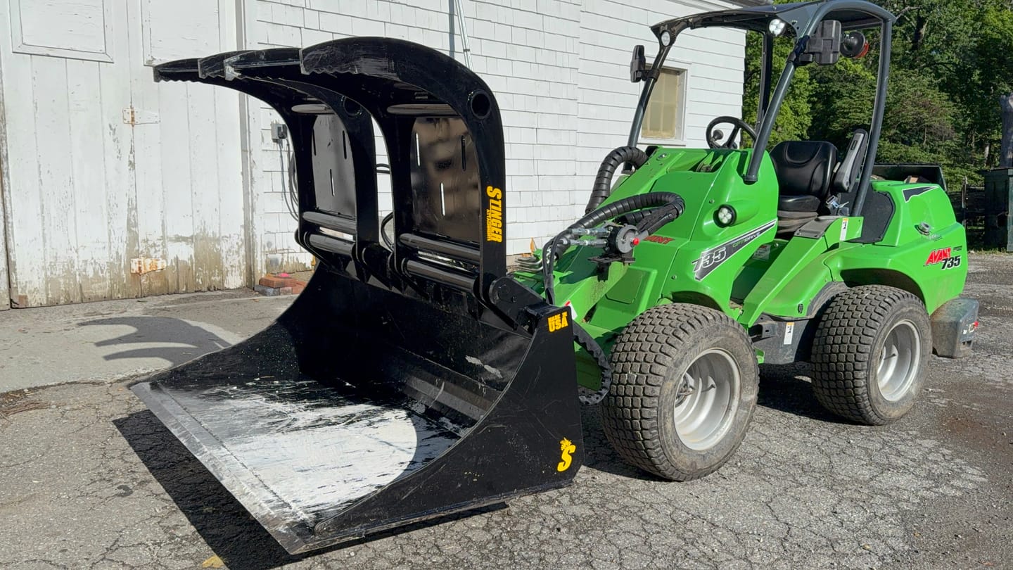 Customer photo review of Skid Steer Demolition Grapple Bucket Attachment – Heavy-Duty | Debris, Logs, and Scrap Handling