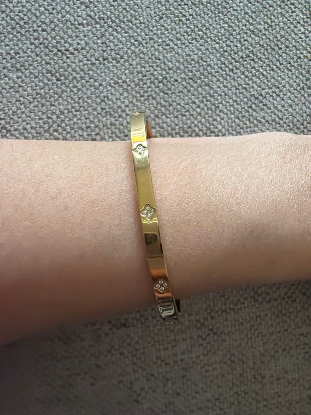 Customer photo review of Clover Bangle Slim