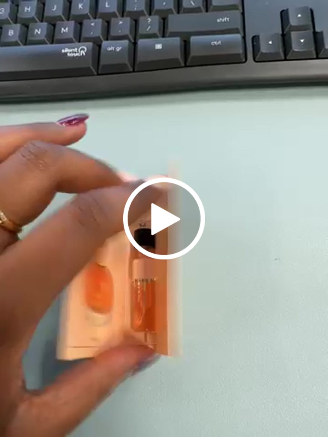 Customer video review of MYSTERY SAMPLE Maison Asrar