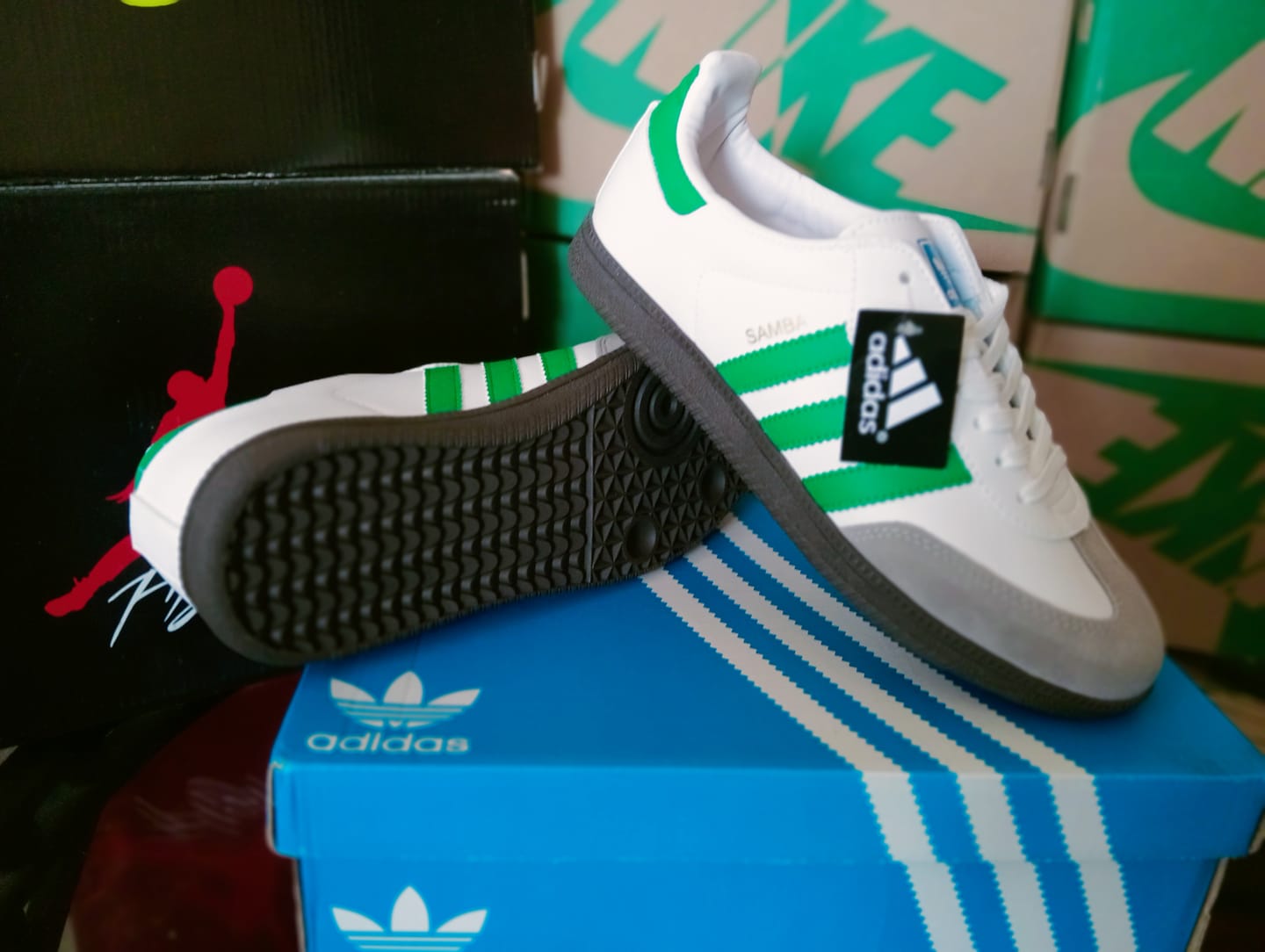 Customer photo review of Tenis Smb Blanco Verde