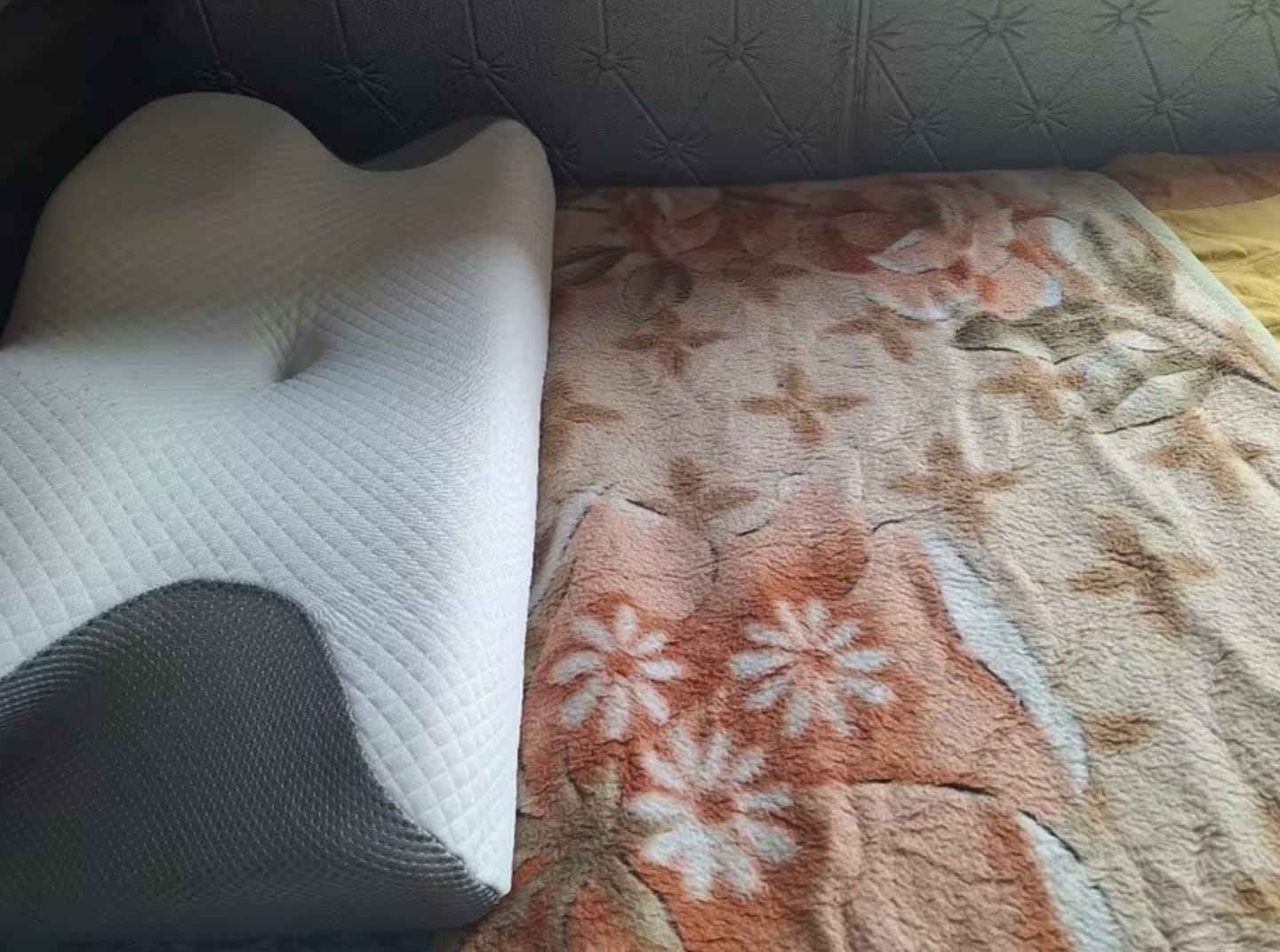 Customer photo review of Livosa - Ortopedisk stödkudde 2.0