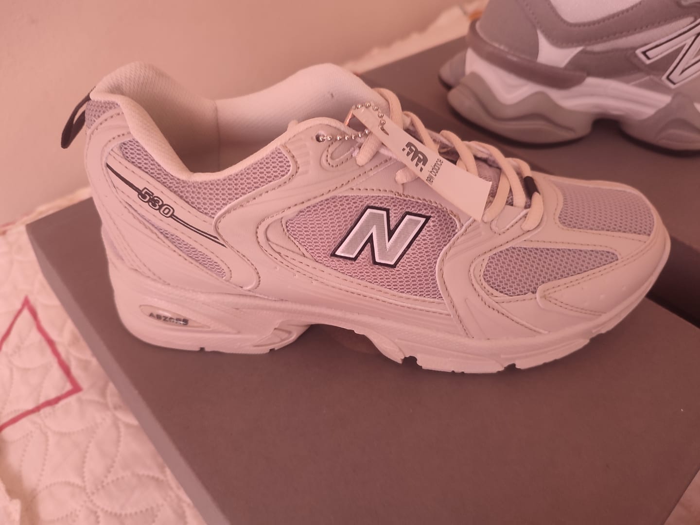 Customer photo review of Tenis New Balance 530 Fog 1.1 Premium
