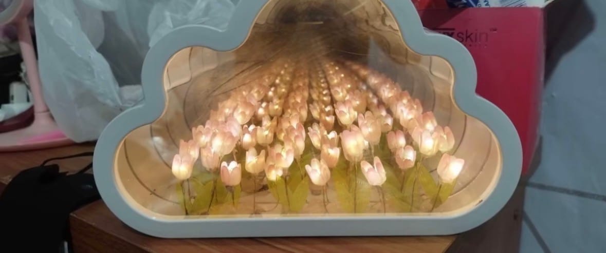 Customer photo review of Hidden Bloom Cloud - 2-in-1 Mirror Tulip Night Lamp