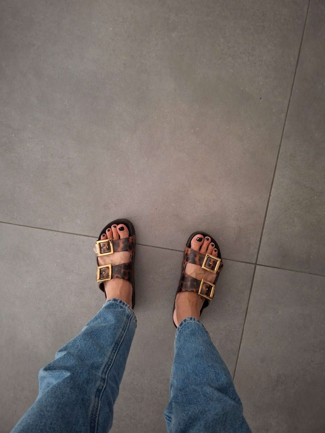 Customer photo review of כפכפי גומי בהדפס מנומר לנשים Partner III Fem