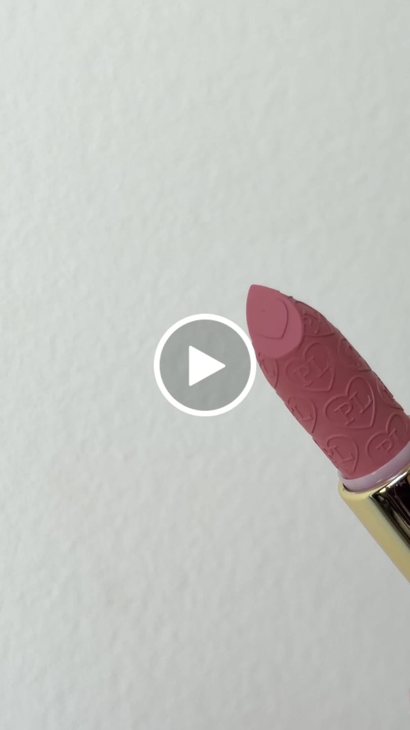 Reseña en vídeo del cliente del kit de lápiz labial y delineador de labios Kiss and Makeup de P. Louise