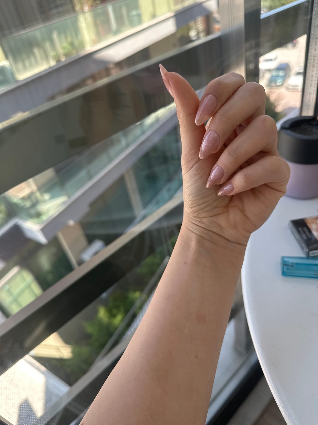 Customer photo review of Glitter Dust - Medium Almond - 30 Adet Takma Tırnak