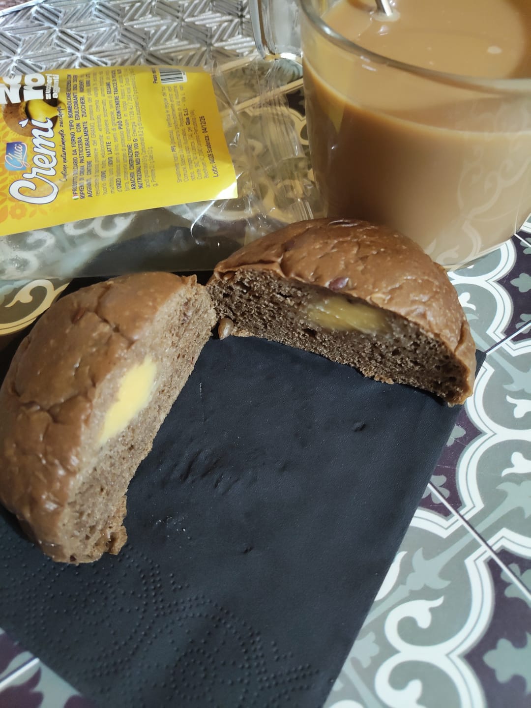 Customer photo review of Cremì Bombolone alla crema pasticcera