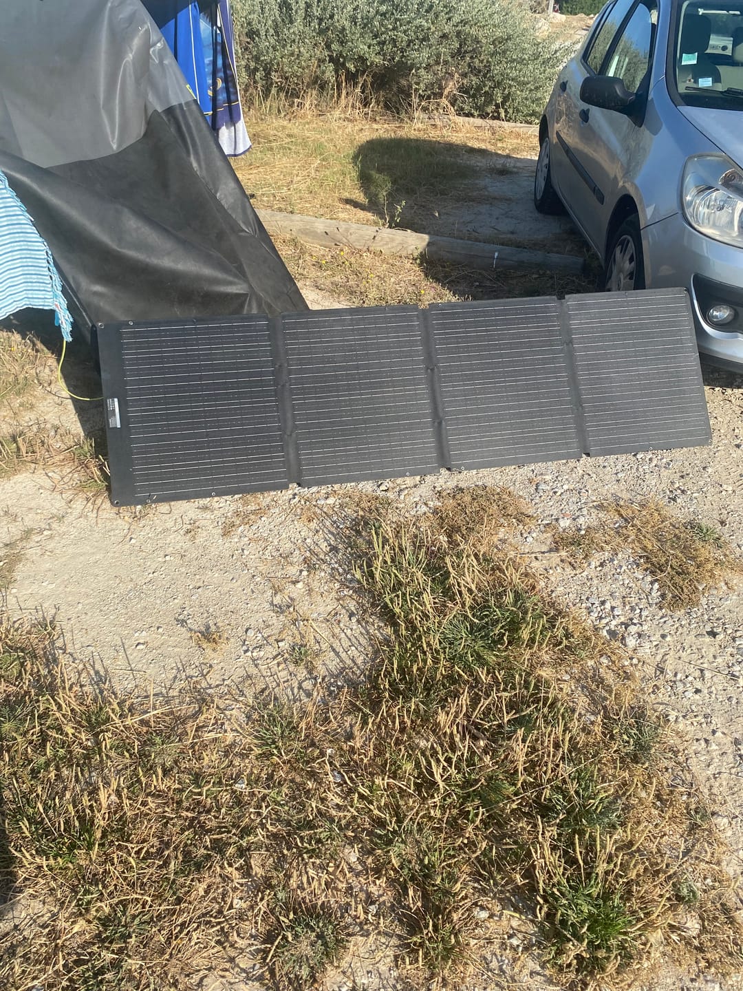 Customer photo review of ALLPOWERS SOLAX SE200 Panneau Solaire Portable 200W