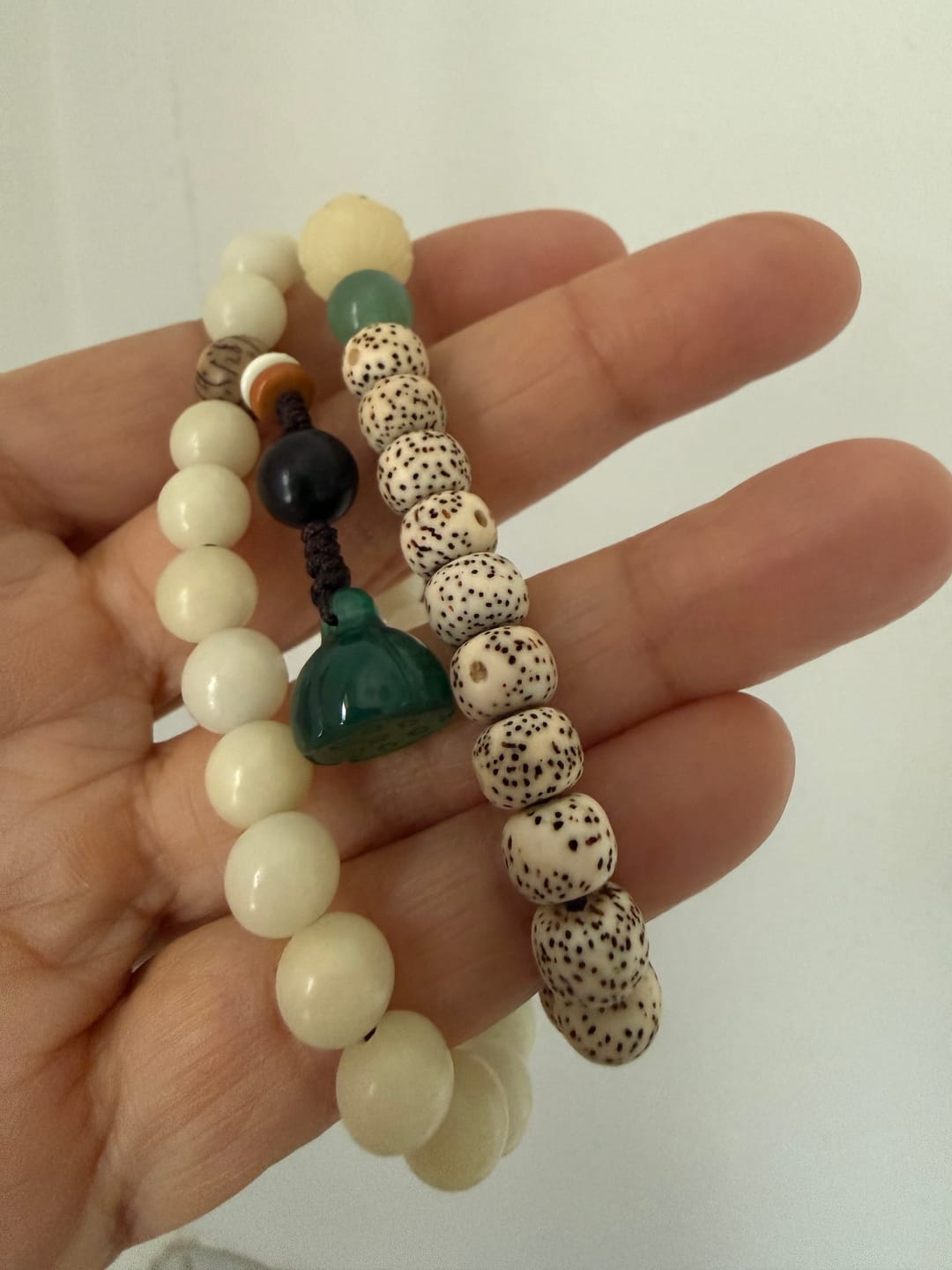 Customer photo review of Mala Bracelet-Green Agate Lotus Bodhi Root